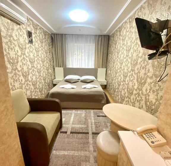 هتل Near The Lake