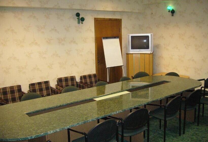 هتل Profspilkovyi