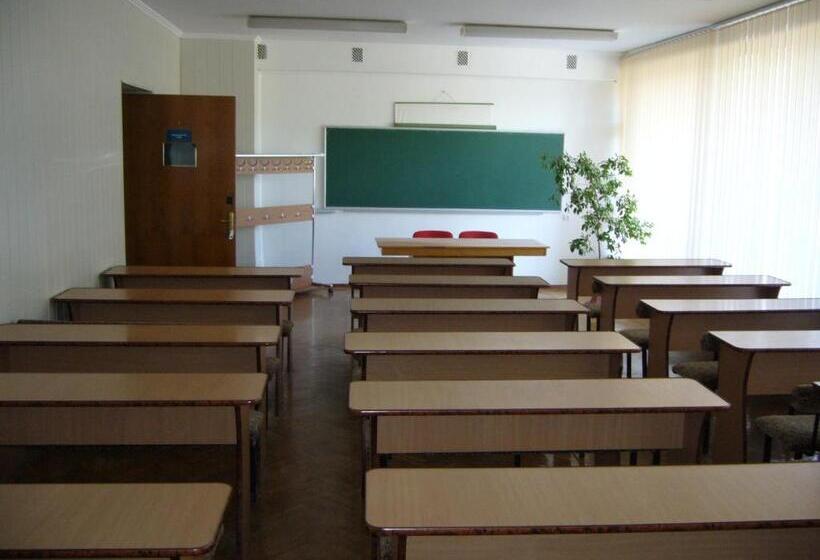 هتل Profspilkovyi