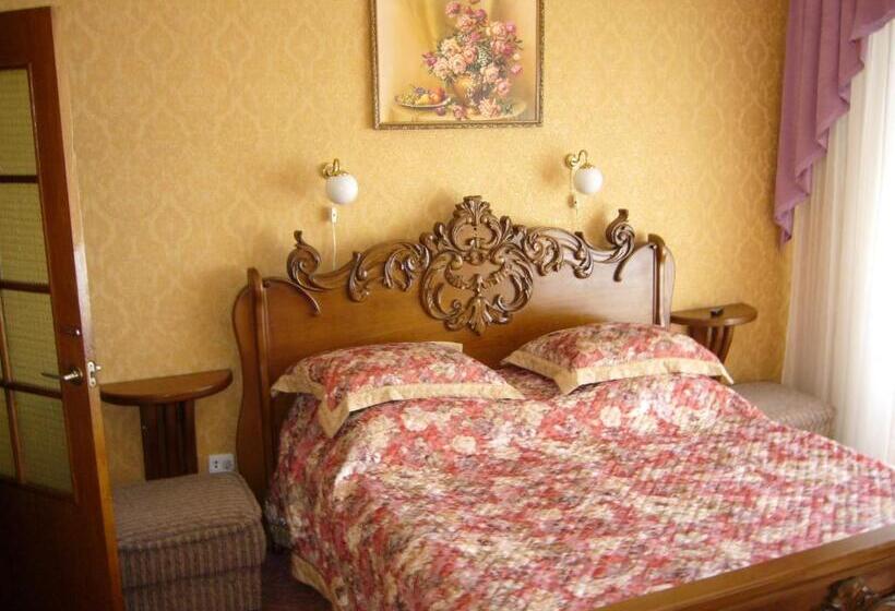 هتل Profspilkovyi