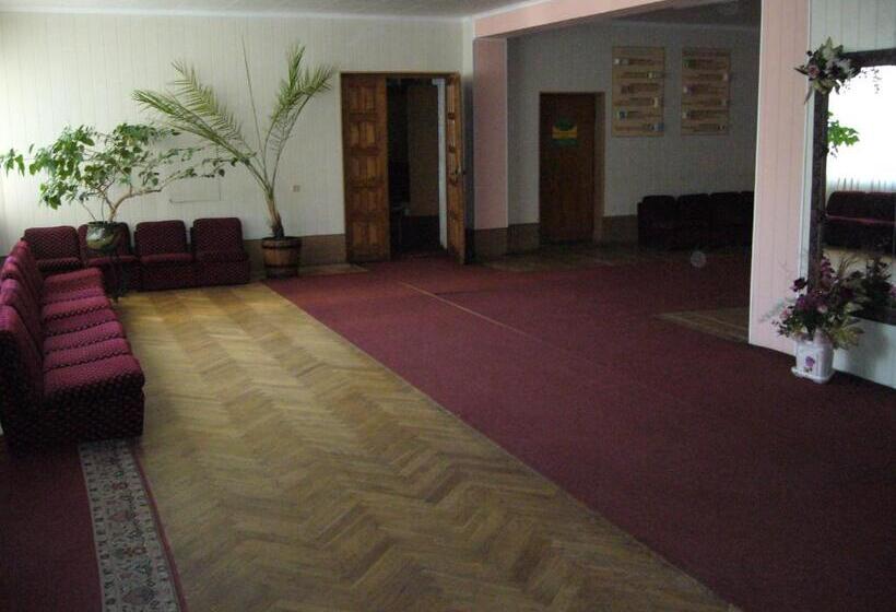 هتل Profspilkovyi