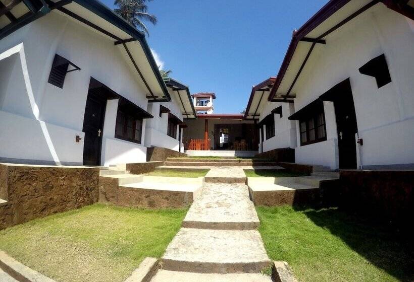 فندق Ramon Beach Resort