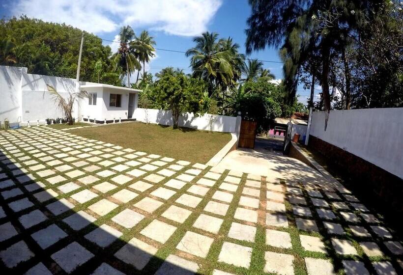 فندق Ramon Beach Resort