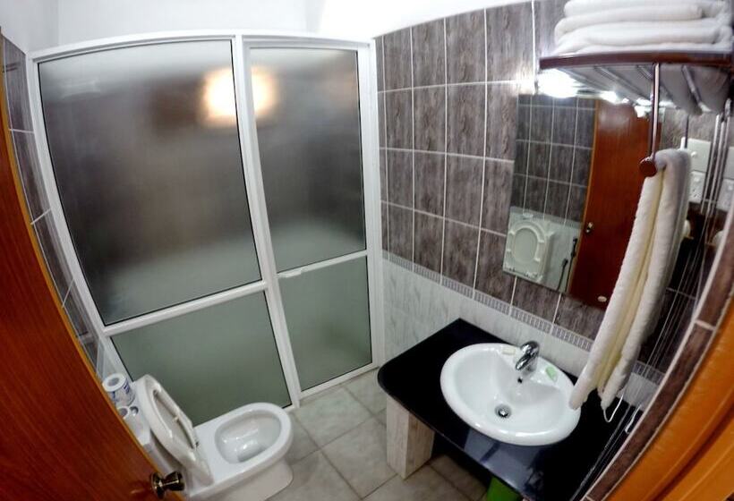 فندق Ramon Beach Resort