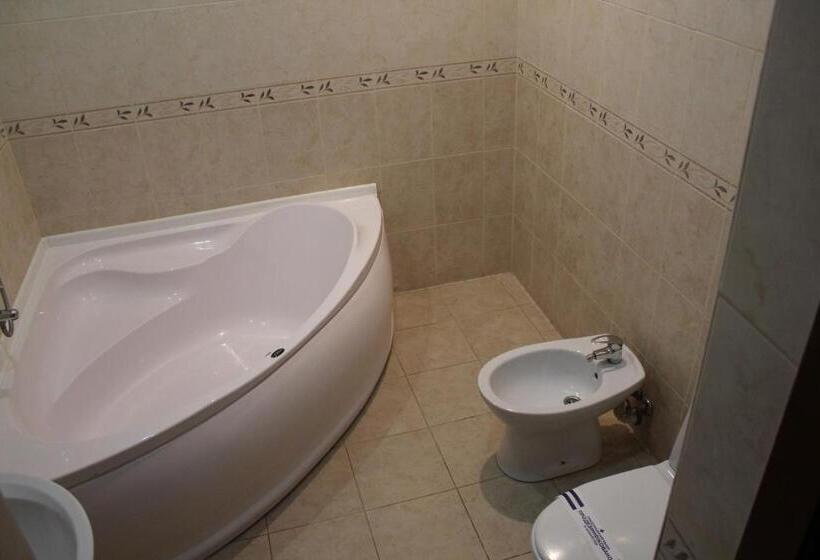 هتل &restaurant Senator