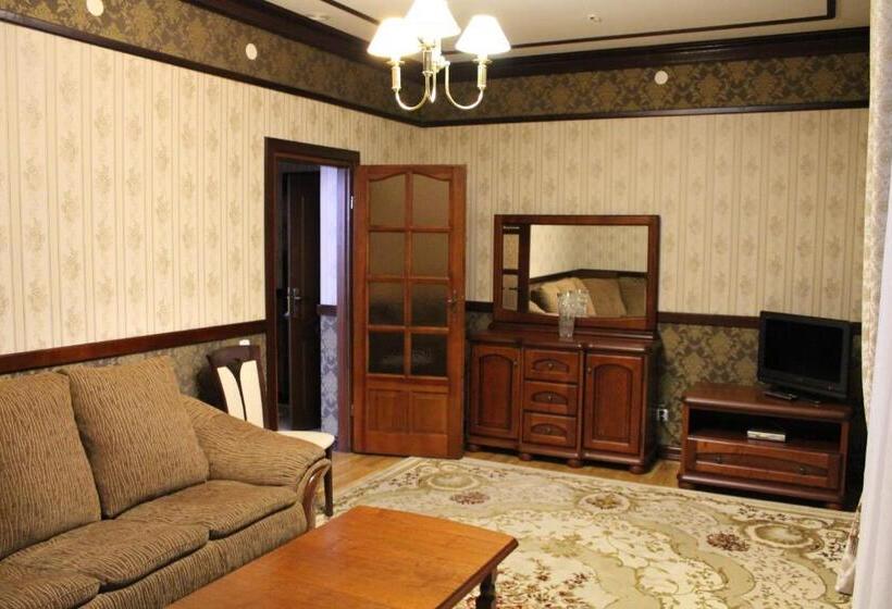 هتل &restaurant Senator