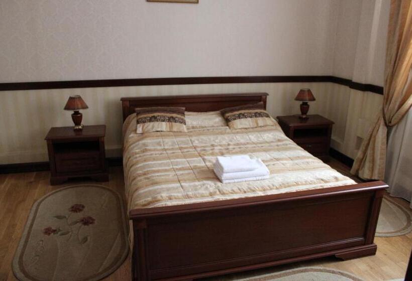 هتل &restaurant Senator