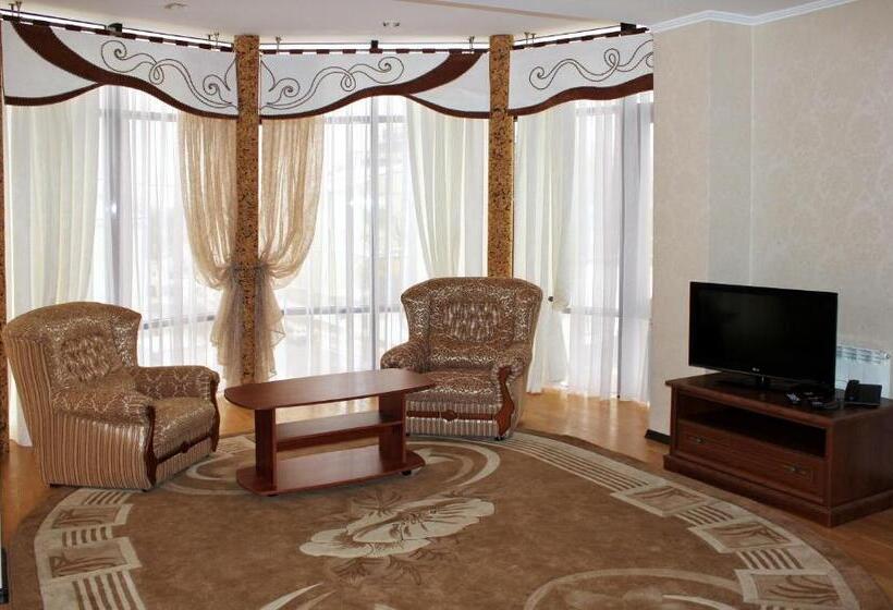 هتل &restaurant Senator