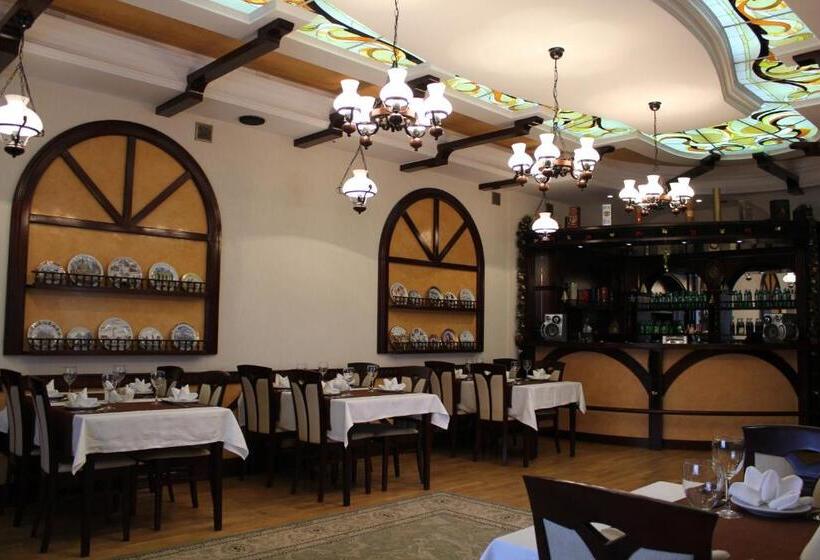 هتل &restaurant Senator