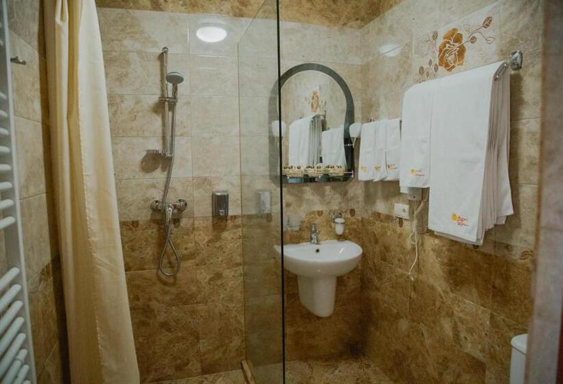 هتل Sonyachniy Promin