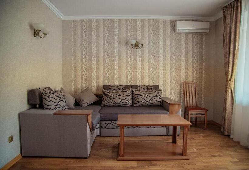 هتل Sonyachniy Promin