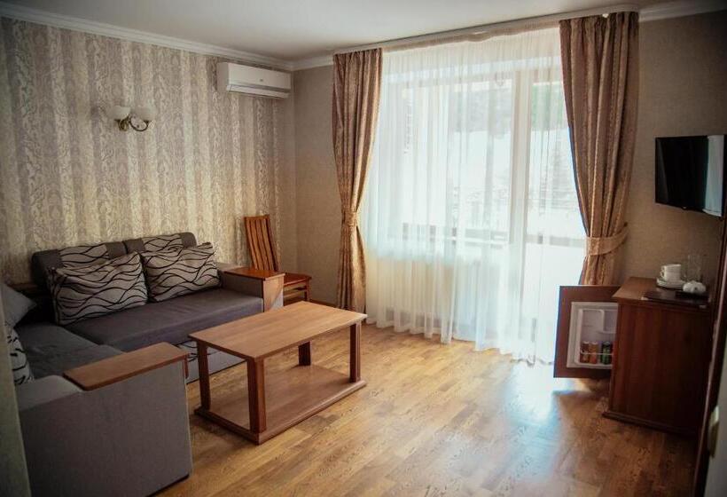 هتل Sonyachniy Promin