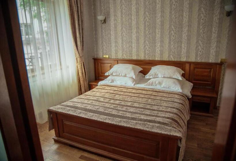 هتل Sonyachniy Promin