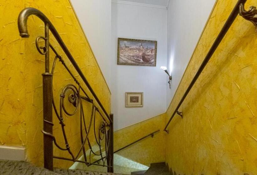 فندق Staryi Krakiv