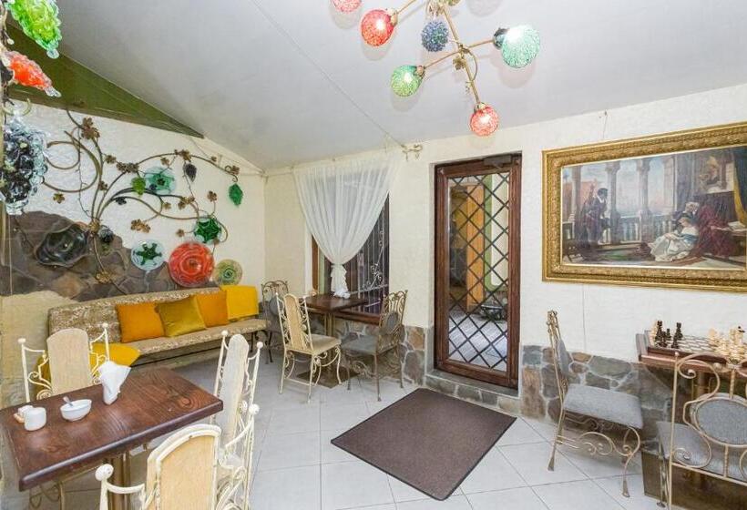 فندق Staryi Krakiv