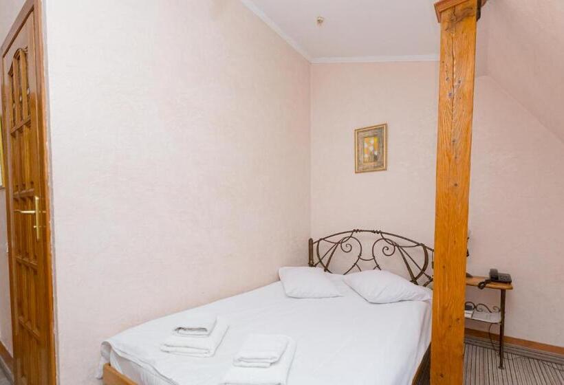 فندق Staryi Krakiv