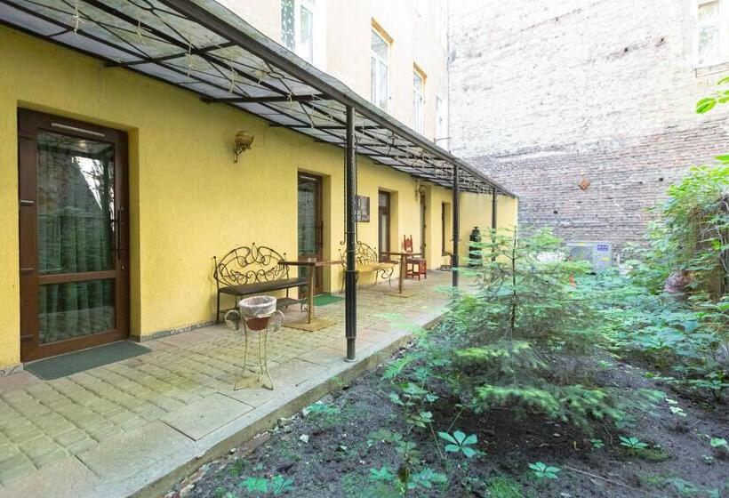 فندق Staryi Krakiv