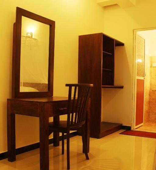 Hotel Tinara River Inn, Weligama