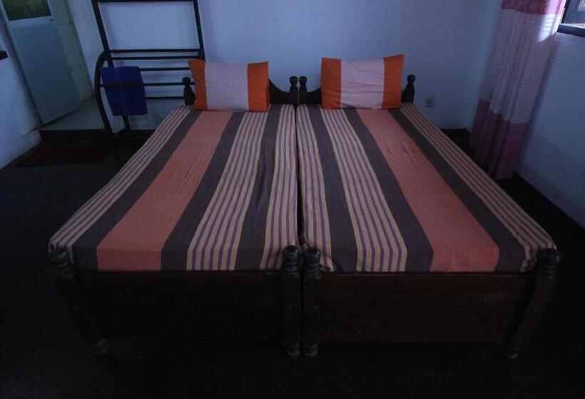 호텔 White House Hostel