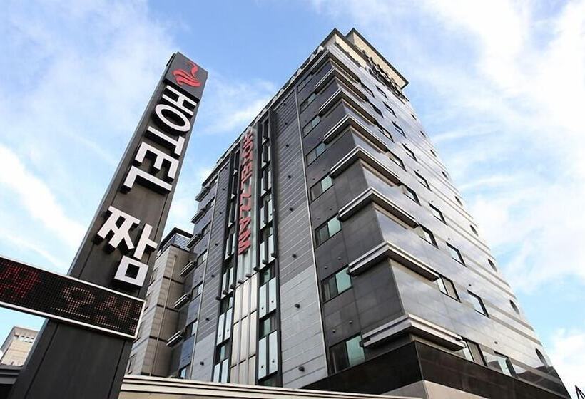 בית מלון כפרי Honors