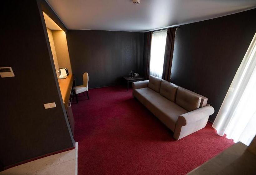 Sribni Leleky Hotel & Spa