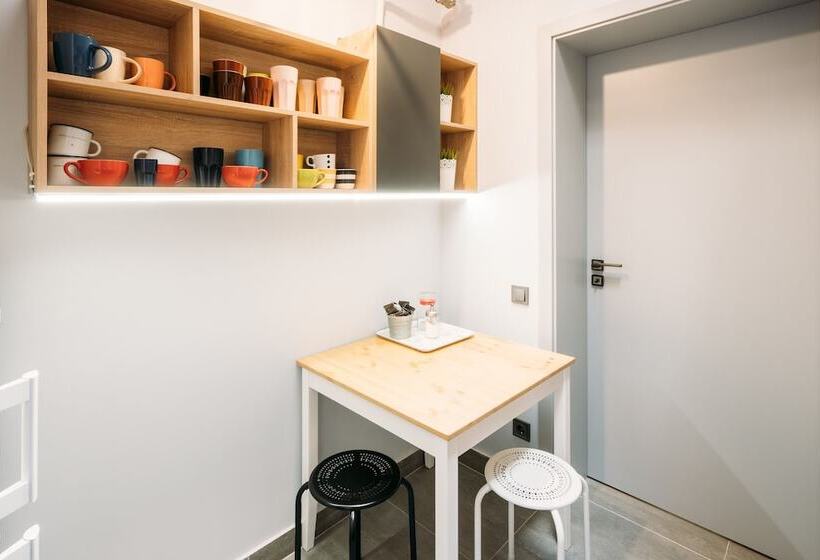 Yard Hostel & Coffee