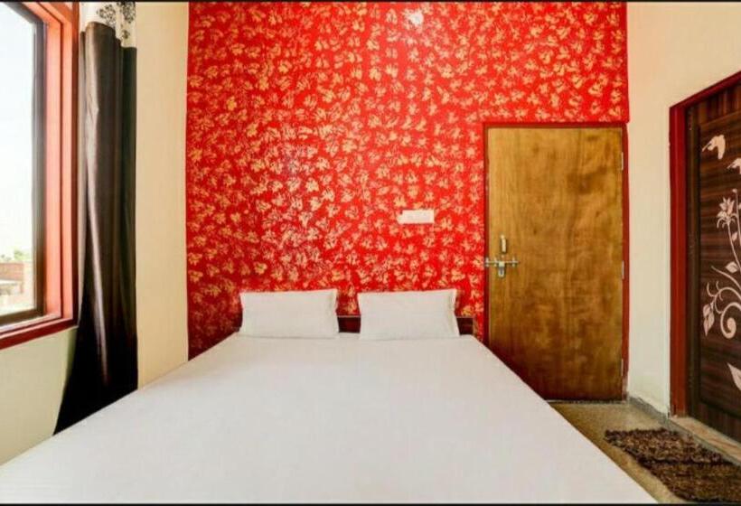 Goroomgo Hotel M J Agra Near Taj Mahal 950m