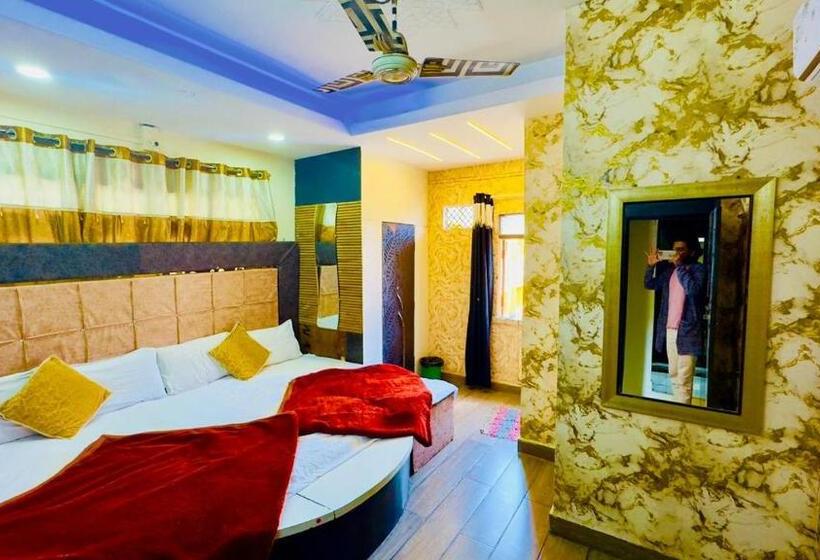 Pension New G P Guest House