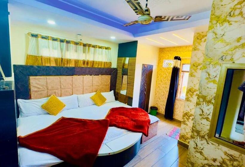 Pension New G P Guest House