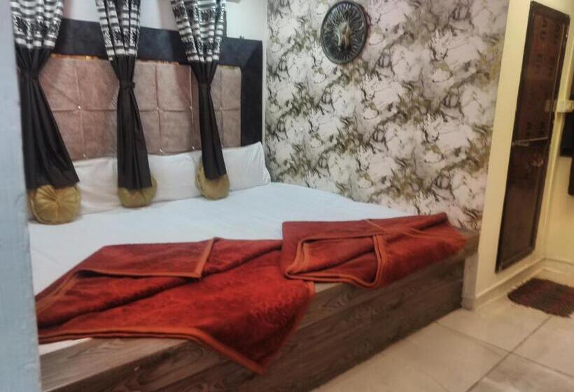 Pension New G P Guest House