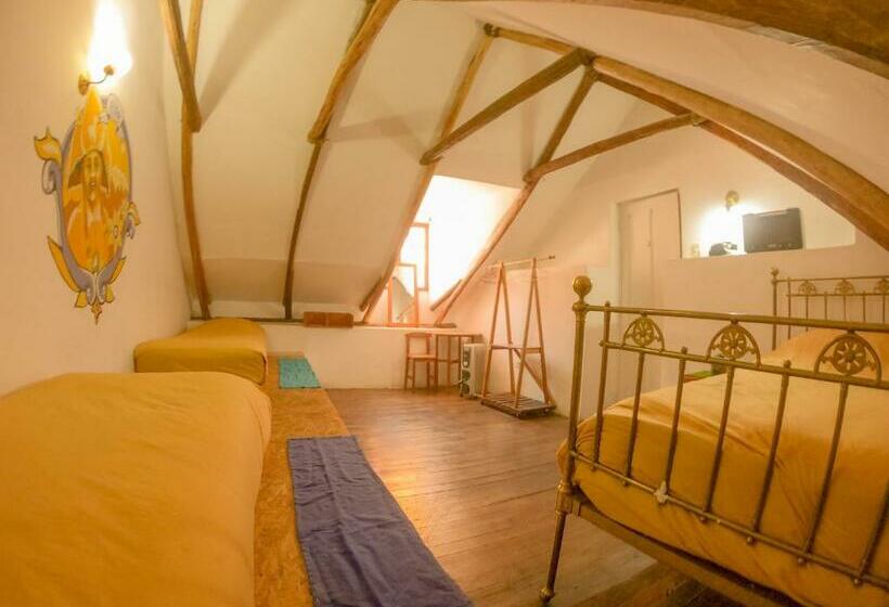 הוסטל Anata Hostal