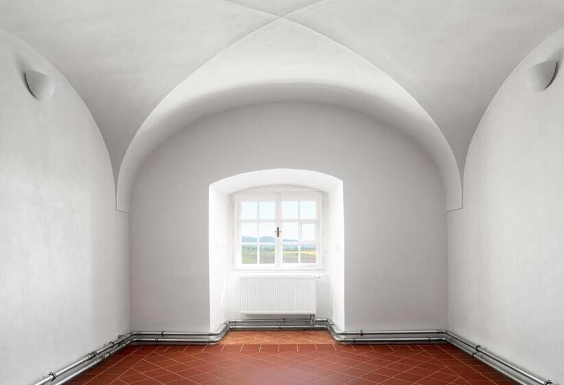 ユースホステル Dům Hostů Klášter Broumov