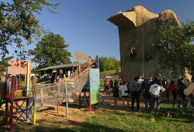 호스텔 Turisticka Ubytovna Cakle