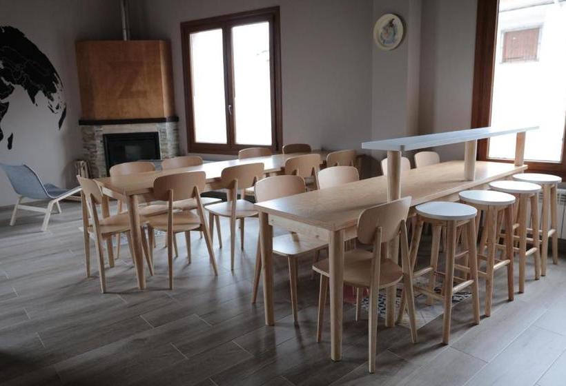 Zendoira   Hostel
