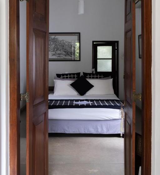 Bed and Breakfast 27 Spathodea Oasis In The City