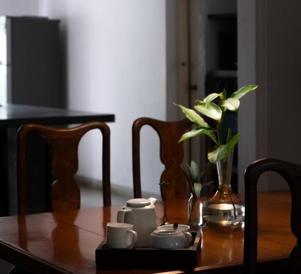 Bed and Breakfast 27 Spathodea Oasis In The City