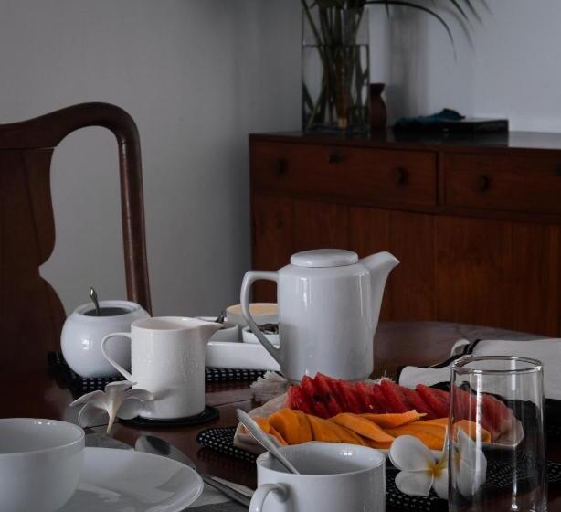 Bed and Breakfast 27 Spathodea Oasis In The City