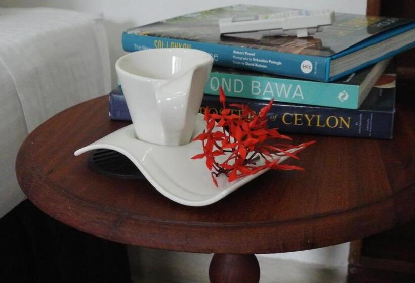 Bed and Breakfast 27 Spathodea Oasis In The City