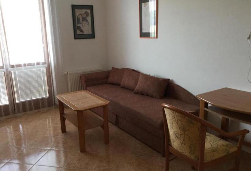 Bed and Breakfast Pension 325