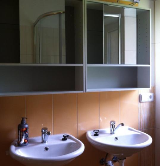 تختخواب و صبحانه Previt Janek