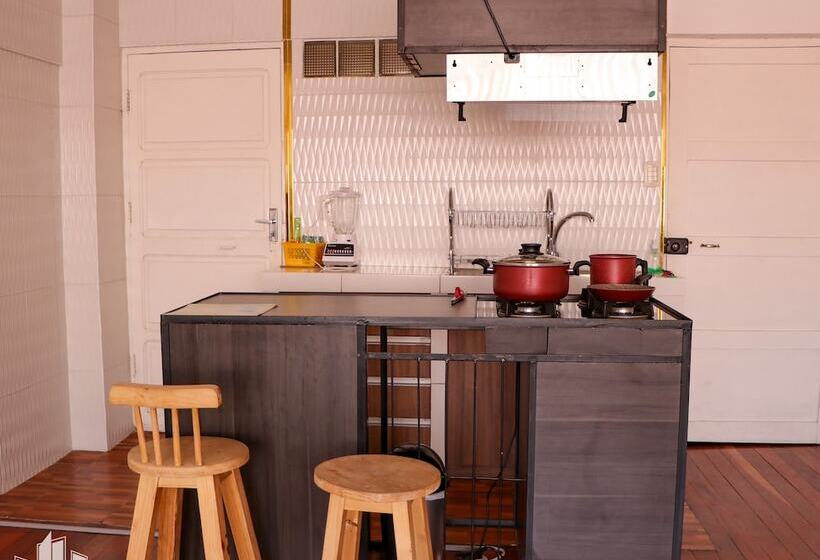 تختخواب و صبحانه Skyline