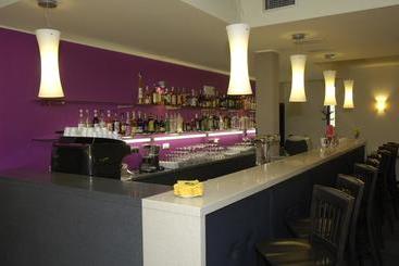 Ea Zámecký Hotel Sychrov