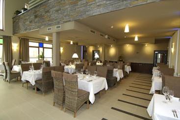 Ea Zámecký Hotel Sychrov