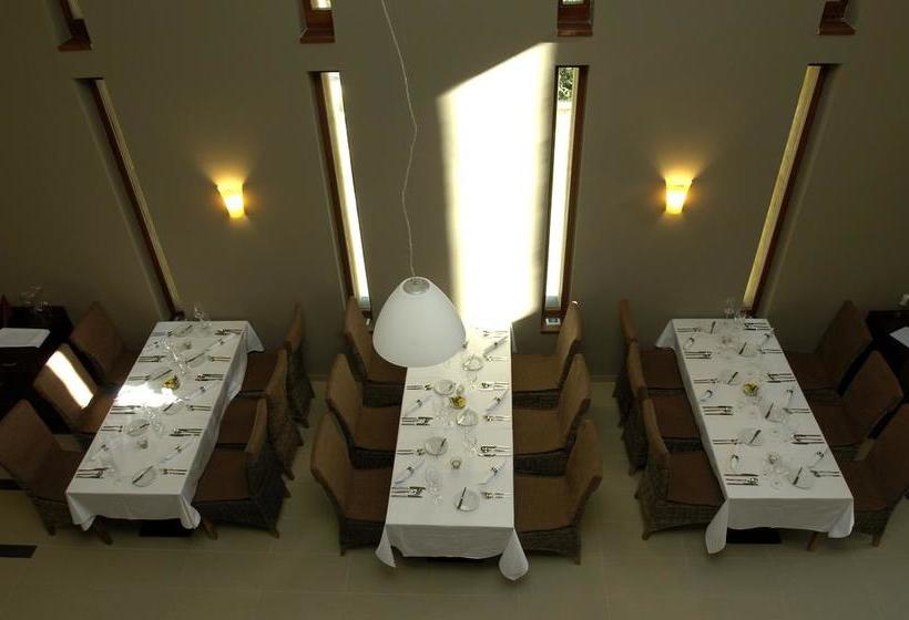 Ea Zámecký Hotel Sychrov