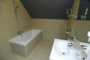 Ea Zámecký Hotel Sychrov