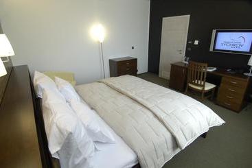 Ea Zámecký Hotel Sychrov