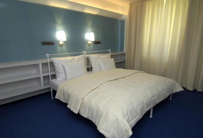 Ea Zámecký Hotel Sychrov