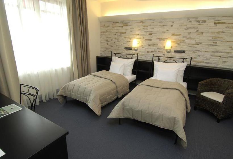 Ea Zámecký Hotel Sychrov