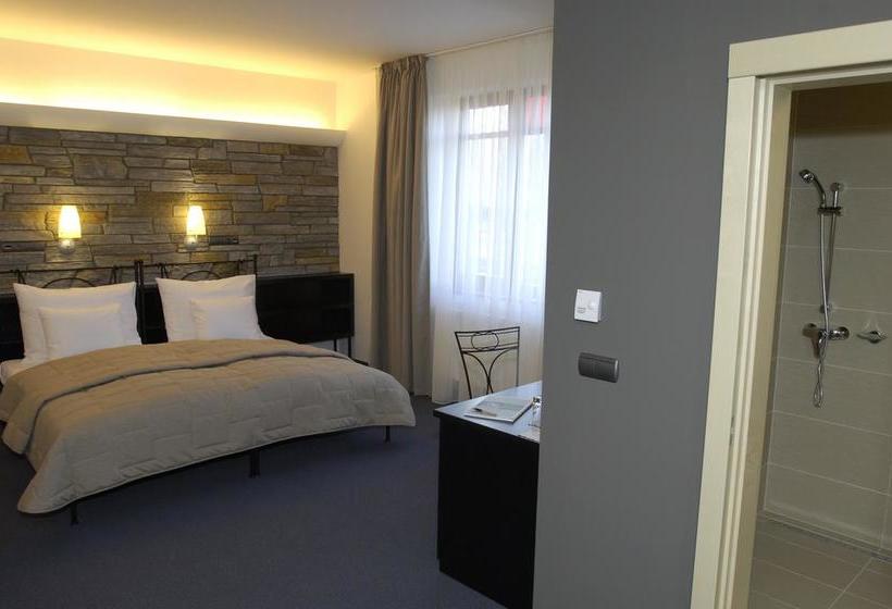 Ea Zámecký Hotel Sychrov