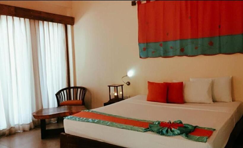 Giman Free Beach Resort